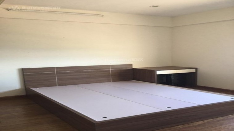 Cho thuê nhà ngõ ô tô phố Bà Triệu, Hà Đông 5 tầng, 60m2, 6 ngủ, 15 Triệu - ở GĐ, nhóm.